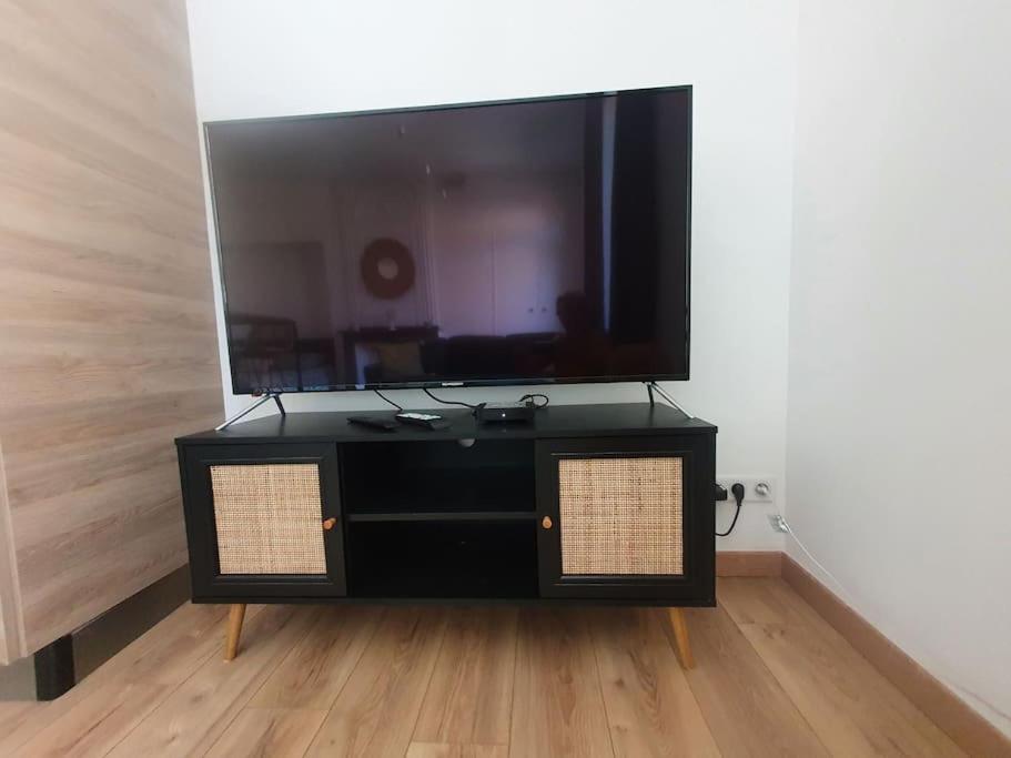 -Garrigue- Face A La Cite Medievale Studio Terrasse Classe 4☆ Carcassonne Ngoại thất bức ảnh